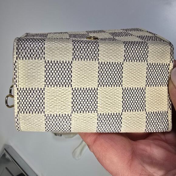 Louis Vuitton Damier Azur 4 Key Holder case - Picture 2 of 9